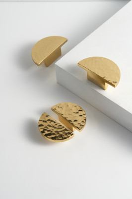 Möbelknopf Messing gehämmert
